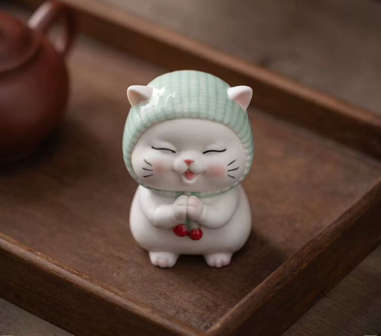 KANPURA Ceramic Works of art of china, Small White Porcelain Cat Sculpture, Adorable Blessing Kitten Ceramic Ornament for Home Cabinet Shelf Display