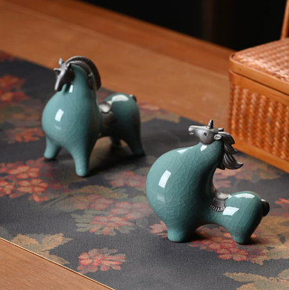 KANPURA China ornaments, Ge Kiln Crackle Glaze Ceramic Horse Figurine, Mini Retro Porcelain Unicorn Statue for Tea Table Desktop Home Decor