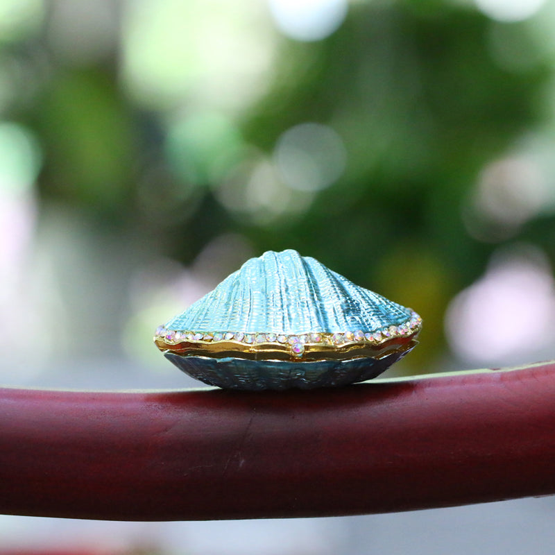 H&D HYALINE & DORA Hand-painted Metal Glass Trinket Box Ring Holder Small Seashell Figurine Collectible Table Centerpiece